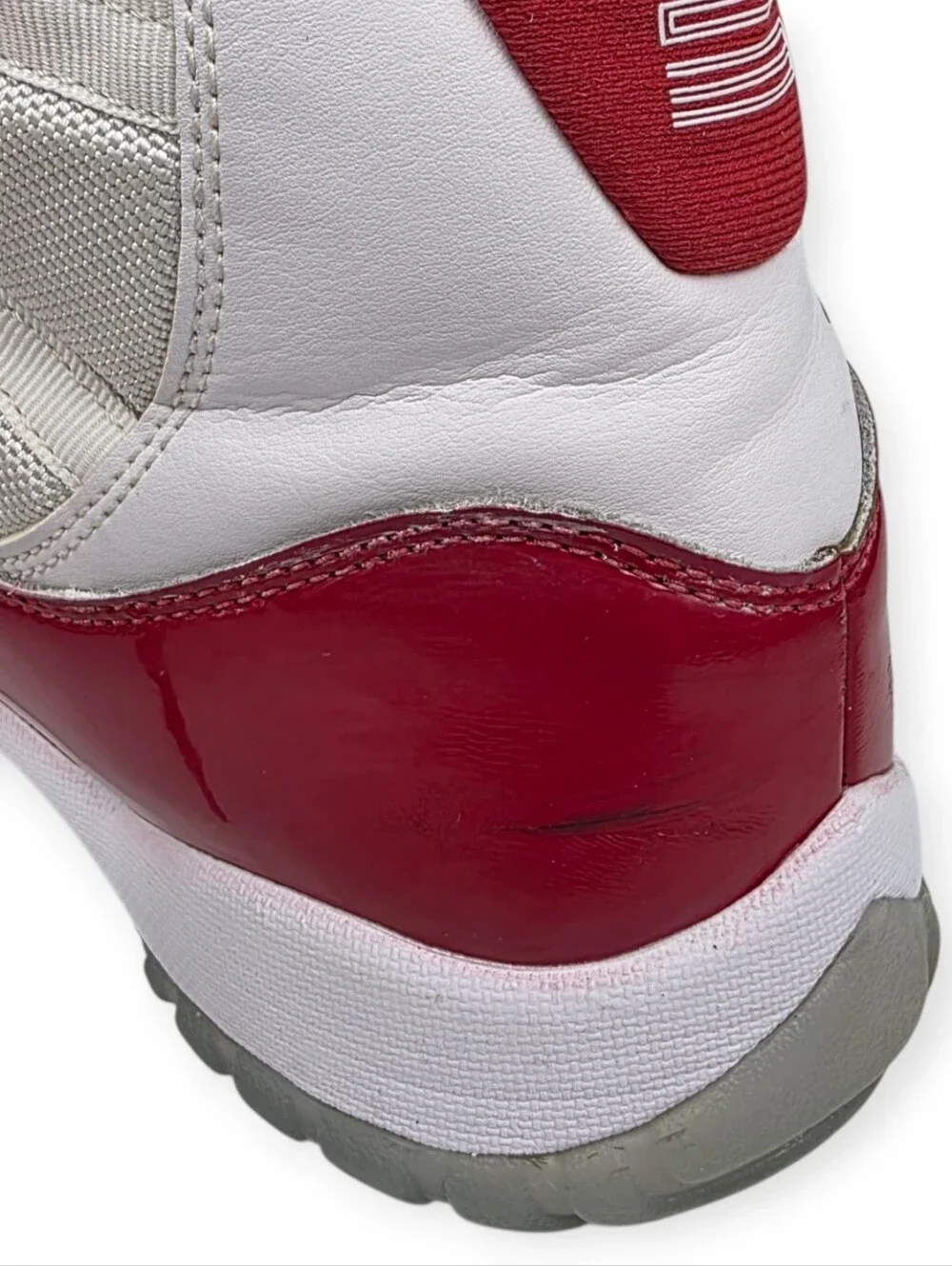 Jordan Air Jordan 11 Retro Cherry 2022 Men's Sz 11 White/Red Sneaker CT8012-116